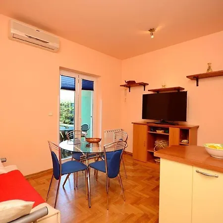 Apartment Fuer 4 Personen Ca 35 Qm In Pula, Istrien Istrische Riviera *