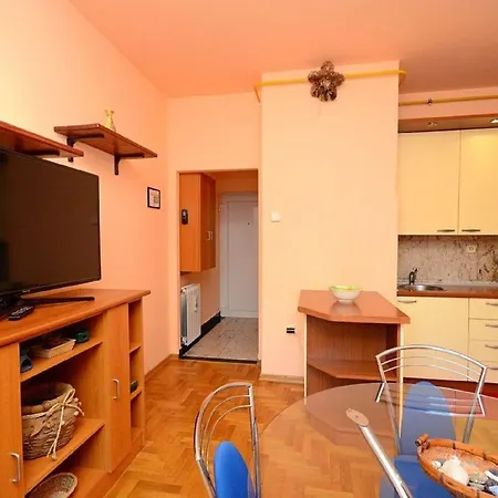 Apartment Fuer 4 Personen Ca 35 Qm In Pula, Istrien Istrische Riviera