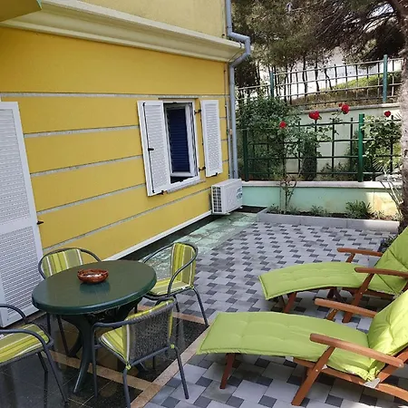 Fuer 4 Personen Ca 35 Qm In Pula, Istrien Istrische Riviera Apartment *